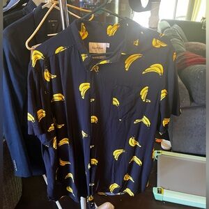 Good fellow short sleeve button up XL gently used